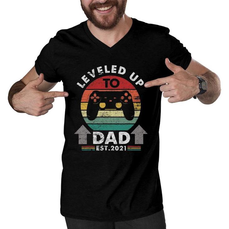 Mens Vintage Leveled Up To Dad 2021 Costume Gender Reveal Gift Men V-Neck Tshirt