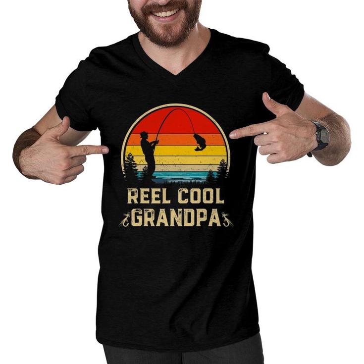 Mens Vintage Reel Cool Grandpa Fish Fishing Father's Day Gift Men V-Neck Tshirt