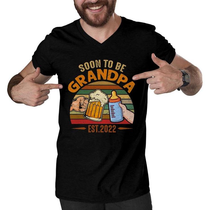 Mens Vintage Soon To Be Grandpa 2022 Fathers Day Men V-Neck Tshirt