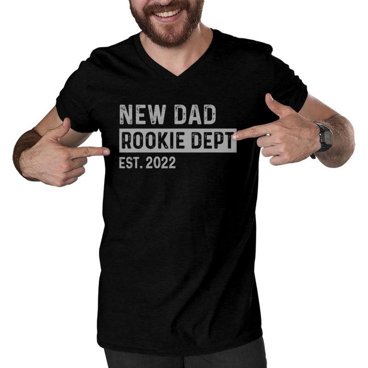New Dad Rookie Dept 2022 Soon To Be Dad Husband Funny Gift Men V-Neck Tshirt