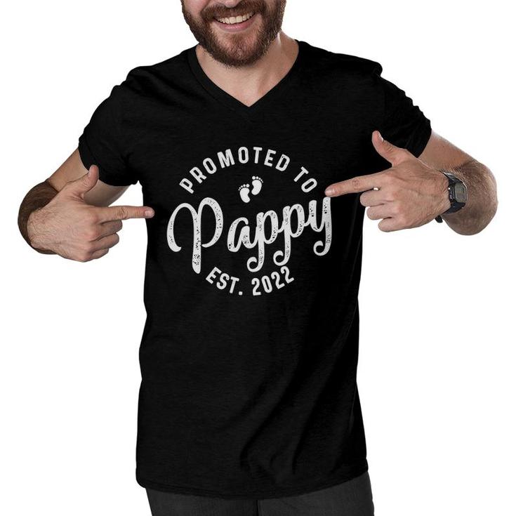 Promoted To Pappy 2022 For First Time Fathers New Dad Men V-Neck Tshirt
