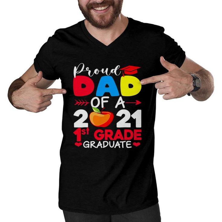 Proud Dad Of 2021 1St Grade Graduate Father's Day Graduation Men V-Neck Tshirt