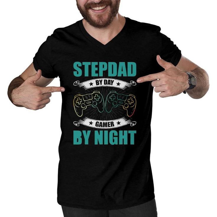 Step Dad By Day Gamer By Night Video Game Stepdad Men V-Neck Tshirt