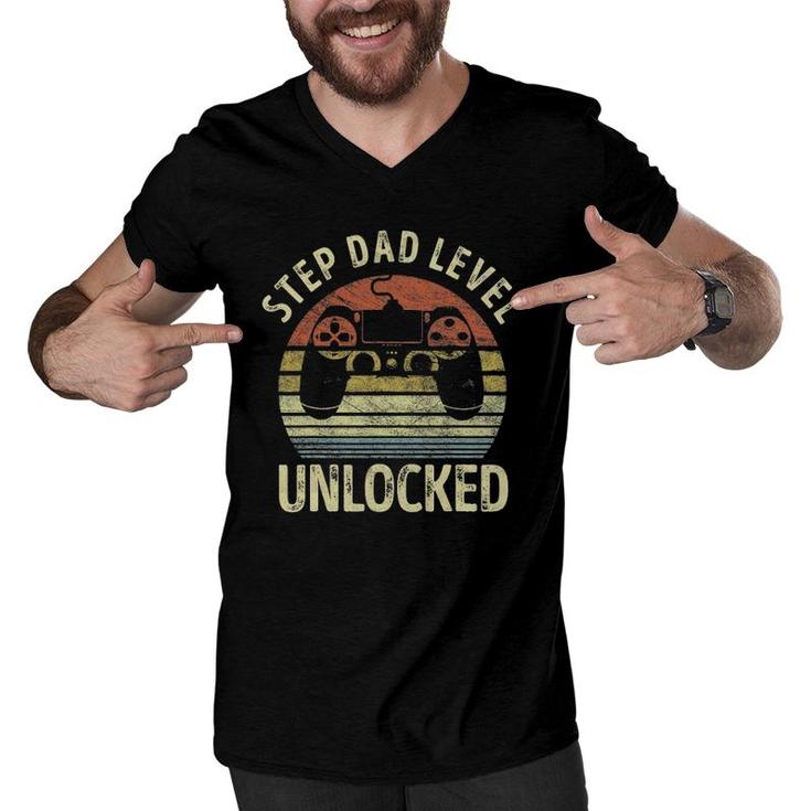 Step Dad Level Unlocked Gaming Video Game Dad Funny Gift Men V-Neck Tshirt