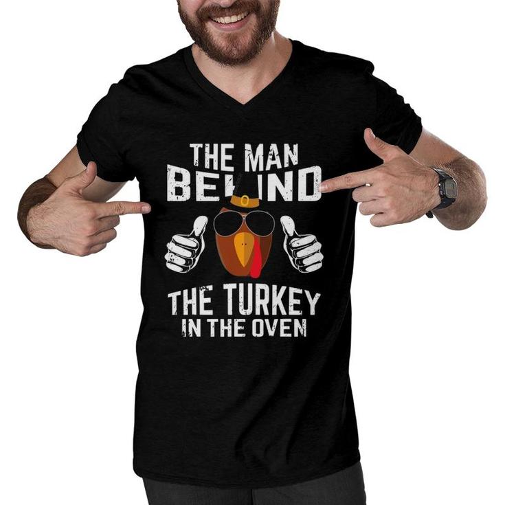 Thanksgiving Pregnancy  Turkey In Oven Funny Dad To Be Men V-Neck Tshirt