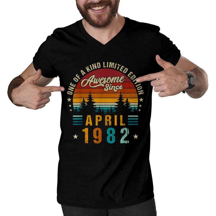 Vintage 40Th Birthday Awesome Since April 1982 Epic Legend  Men V-Neck Tshirt