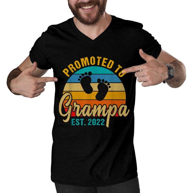 Vintage Promoted To Grampa 2022 Fathers Day New Grandpa  Men V-Neck Tshirt