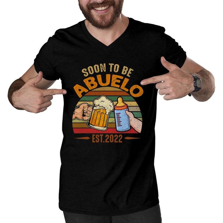 Vintage - Soon To Be Abuelo 2022 Fathers Day Men V-Neck Tshirt