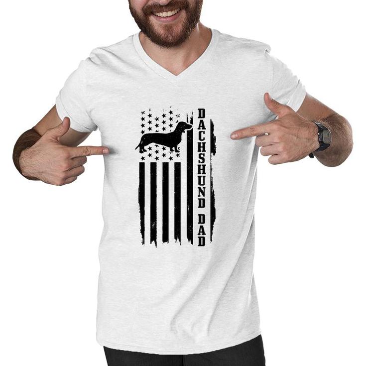 Dachshund Dad Vintage American Flag Patriotic Weiner Dog Men V-Neck Tshirt