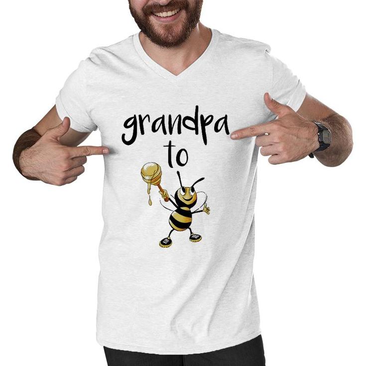 Mens Grandad To Be Grandpa To Bee Baby Announcement Gift Men V-Neck Tshirt