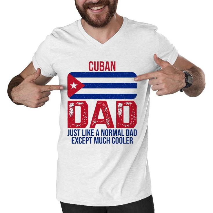 Vintage Cuban Dad Cuba Flag Design For Father's Day Men V-Neck Tshirt