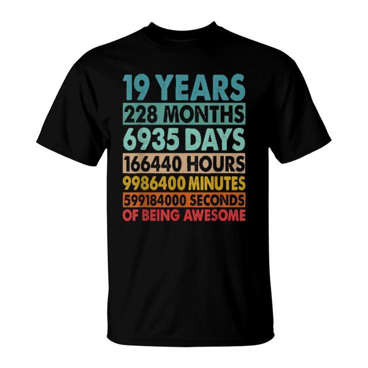 19 Years Old 19Th Birthday Vintage Retro  T-Shirt
