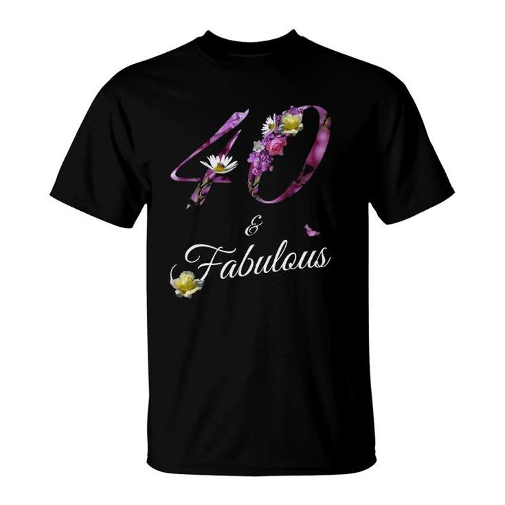 40 Years Old Tee 40 & Fabulous Floral Decor 40Th Birthday Gift T-Shirt