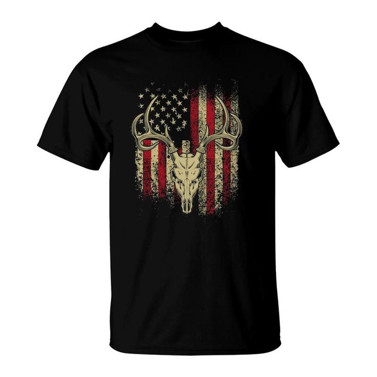 Deer Hunters Deer Skull On American Flag  T-Shirt