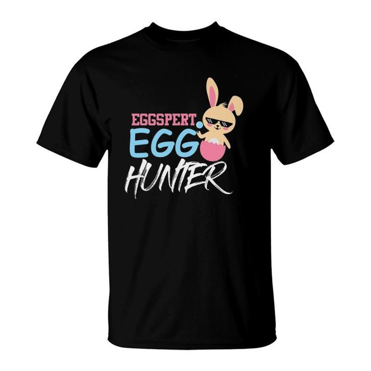 Eggspert Egg Hunter Funny Easter For Men Women Kids T-Shirt