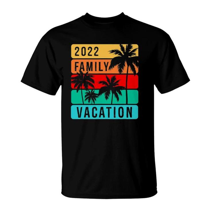 Family Vacation 2022 Beach Vintage Retro T-Shirt