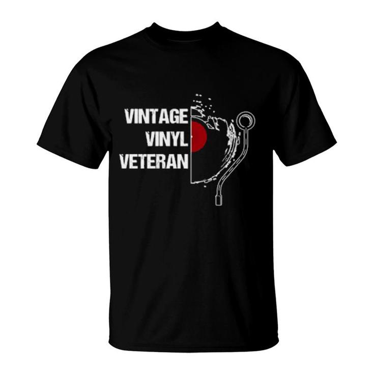 Great Vintage Vinyl Veteran Design Record Turntable Dj  T-Shirt