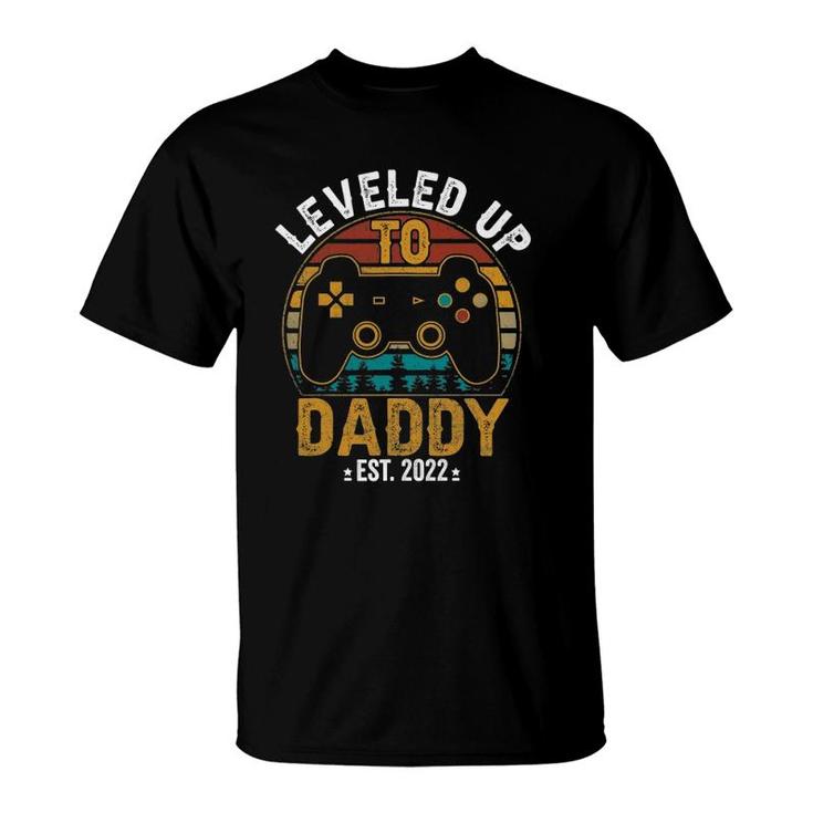 I Leveled Up To Daddy 2022 Funny Soon To Be Dad 2022 Gamer T-Shirt
