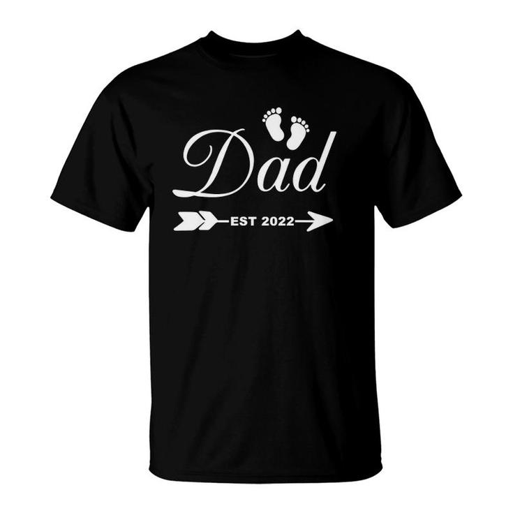 Mens Dad Est 2022 New Daddy New Parent T-Shirt