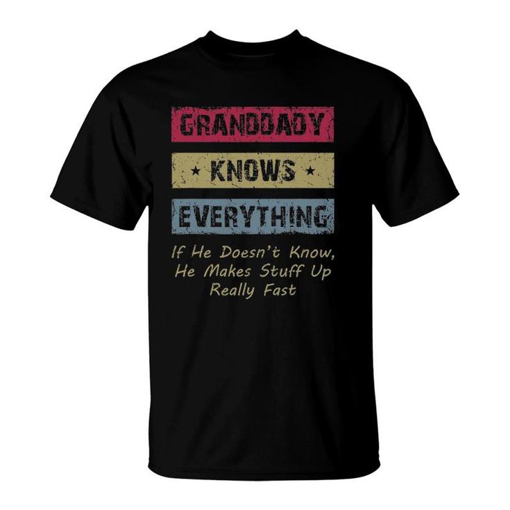 Mens Granddaddy Knows Everything Humor Saying Retro Grandpa T-Shirt