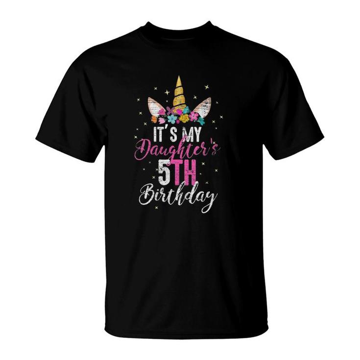 Womens Its My Daughters 5Th Birthay Mommy Gift Unicorn Birthday V-Neck T-Shirt