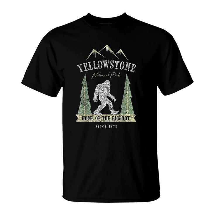 Yellowstone National Park Bigfoot Montana Gift T-Shirt