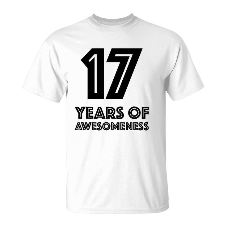17Th Birthday  Gift Age 17 Seventeen Years Old Boy Girl T-Shirt