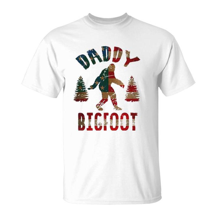4Th Of July Father's Day Funny Dad Gift - Daddy Bigfoot T-Shirt