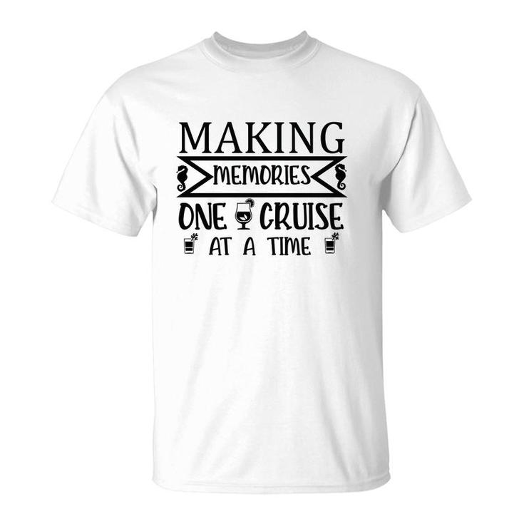 Family Cruise Squad Trip 2022 Making Memorise One Cruise At A Time T-shirt