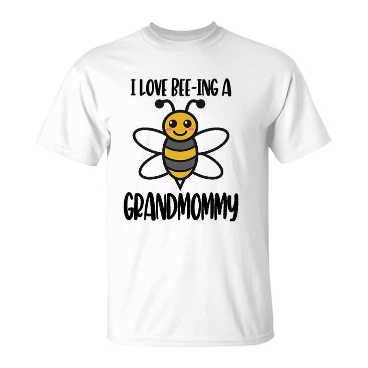 Funny Grandmommy To Bee Grandma Bee Pun T-Shirt