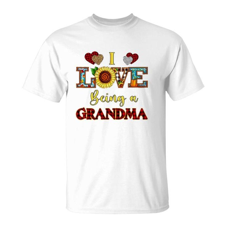 I Love Being A Grandma Gift Grandmother Sunflower T-Shirt