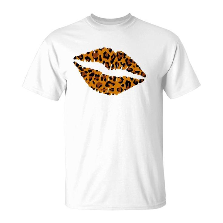 Womens Cheetah Print Kissing Lips  Leopard Pattern Kiss Gift T-Shirt