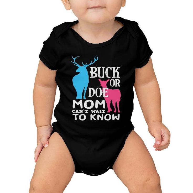 Buck Or Doe Baby Gender Reveal Mom T-Shirt